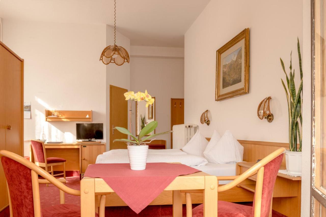 Hotel-Pension Heimburg บัดเอลสเตอร์ ภายนอก รูปภาพ
