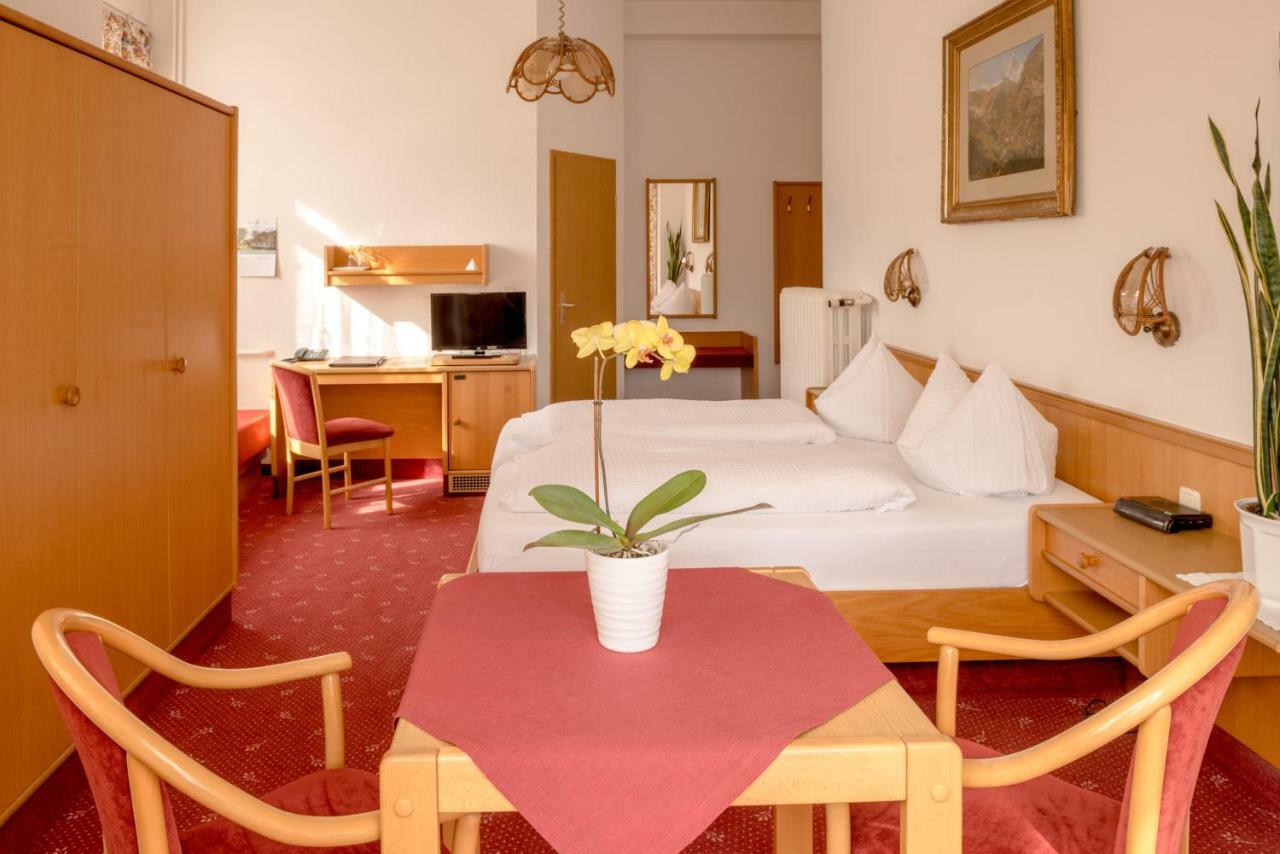 Hotel-Pension Heimburg บัดเอลสเตอร์ ภายนอก รูปภาพ