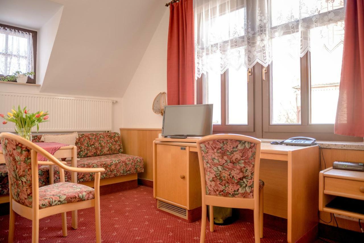 Hotel-Pension Heimburg บัดเอลสเตอร์ ภายนอก รูปภาพ